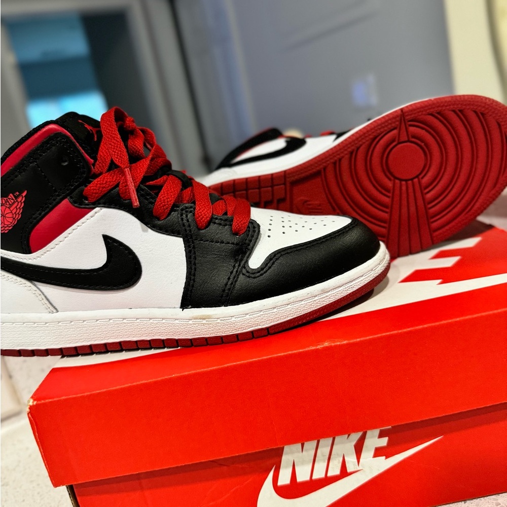 Air Jordan Kids’ 1 Mid